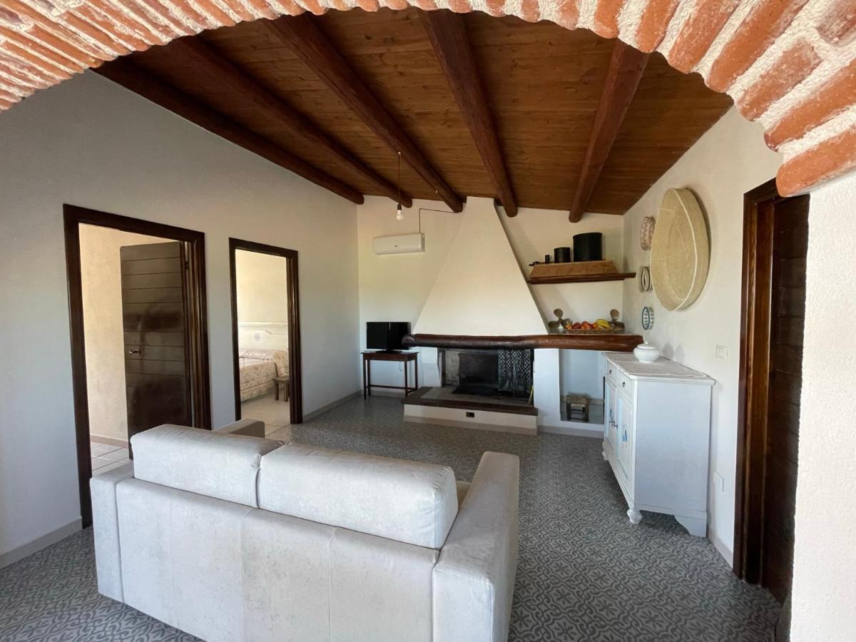 Casa Vacanze Gollei, 오로세 외부 사진