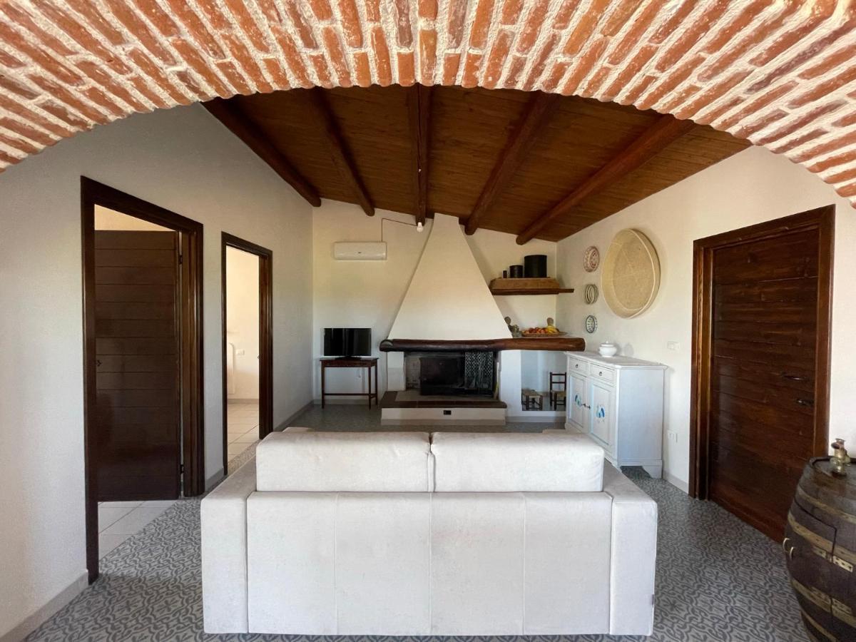 Casa Vacanze Gollei, 오로세 외부 사진