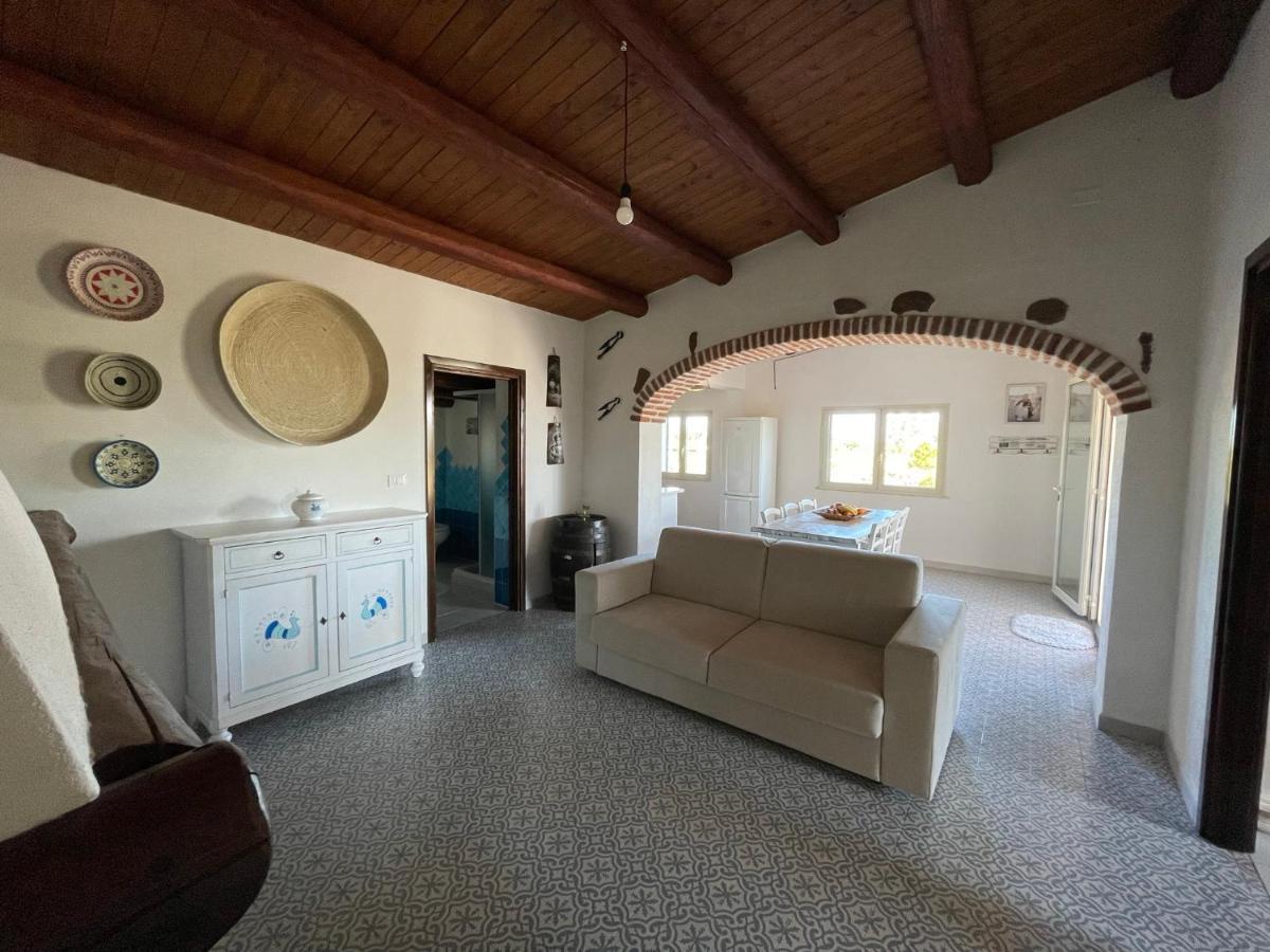 Casa Vacanze Gollei, 오로세 외부 사진