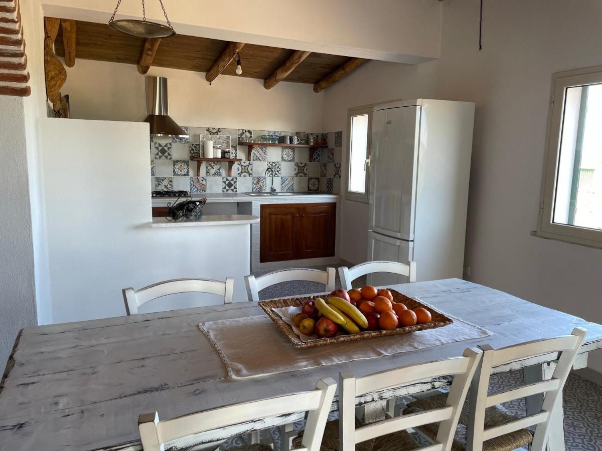 Casa Vacanze Gollei, 오로세 외부 사진