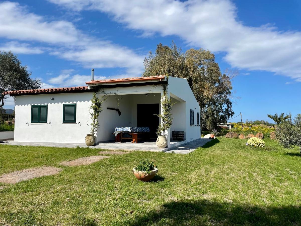 Casa Vacanze Gollei, 오로세 외부 사진