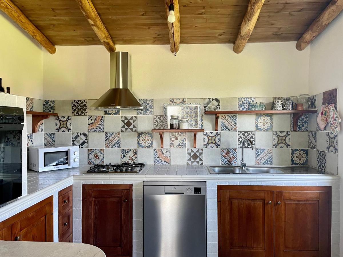 Casa Vacanze Gollei, 오로세 외부 사진