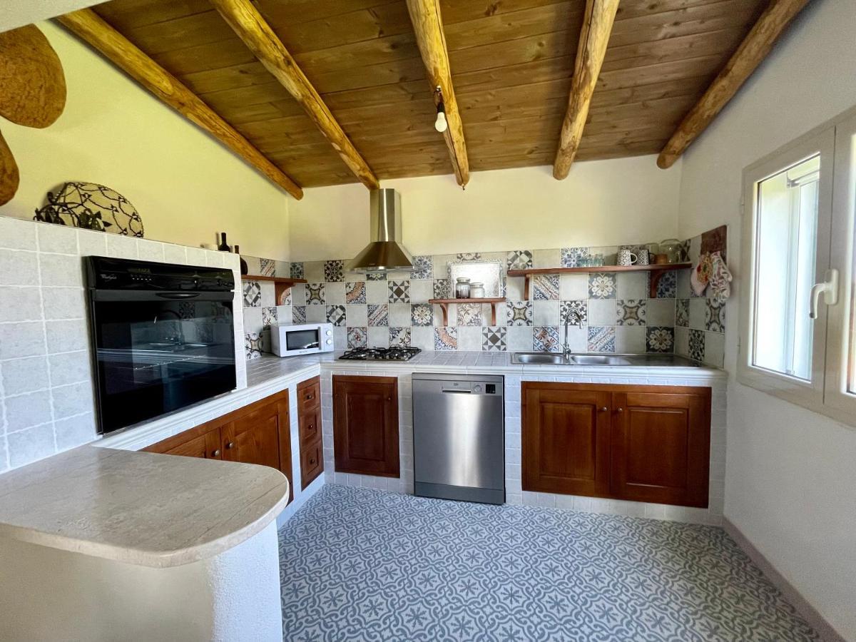 Casa Vacanze Gollei, 오로세 외부 사진